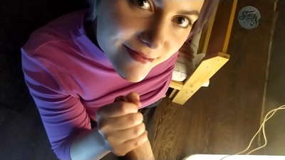 Типичное русское домашнее порно с хуёвым сюжетом и хорошим глубоким заглотом